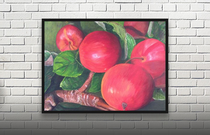 Maleri af flere røde æbler sammen med grønne blade