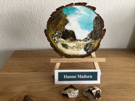 Akryl maleri Klippe, og kløfter landskab på Bornholm af Hanne Madsen malet i 2025