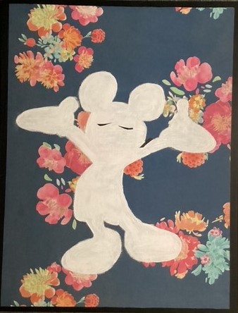 Blandede medier maleri Hvid Mickey på blomsterbund af Helle Olesen malet i 2025