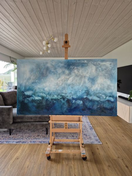 Akryl maleri Ocean Blues af Giedre Yager malet i 2025