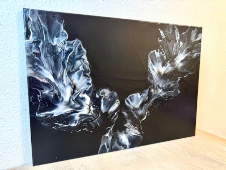 Akryl maleri Smokey waves af Rola Keblawi malet i 2025