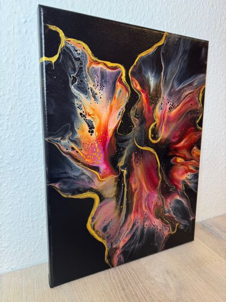 Akryl maleri Soft Chaos of Dark & Gold af Rola Keblawi malet i 2025