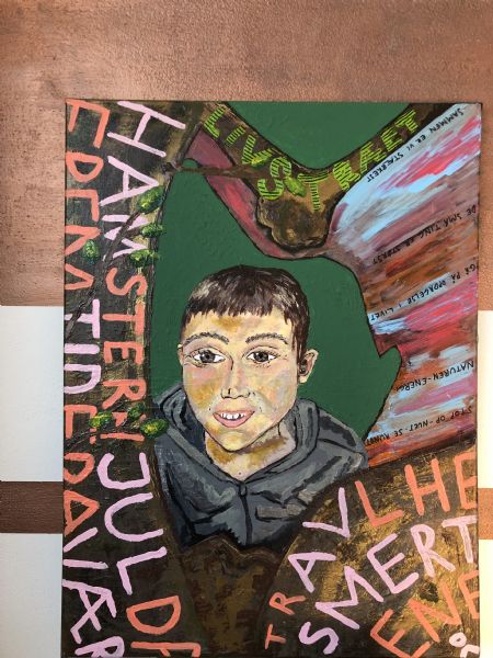 Blandede medier maleri Lykken i det hule træ af Stella Nybrud malet i 2025