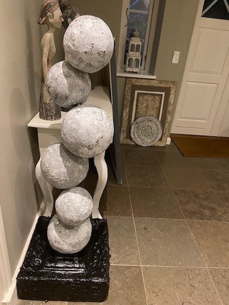  maleri Unik søjle med skulpturelle kugler af Anita Petersen malet i 2026