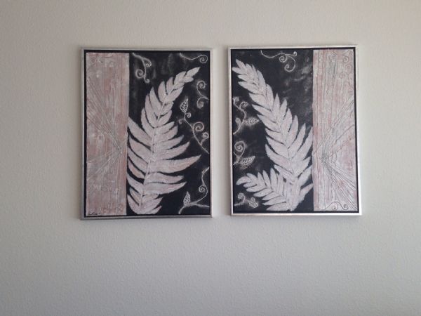 Akryl maleri Feathers af Amal Salih malet i 2015