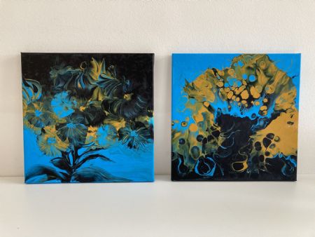 Akryl maleri Blå og gul viol af Marianne Nymann Jensen malet i 2021