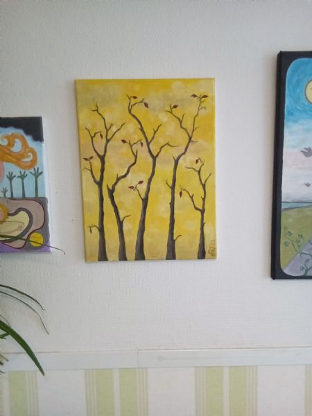 Olie maleri Træer på gul himmel af Louise Rahbek Jensen malet i 2023