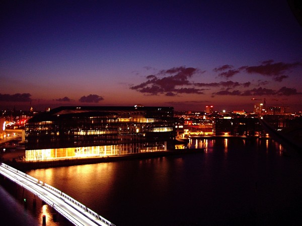  maleri Islandsbrygge by night af Sanne Sol malet i 2009